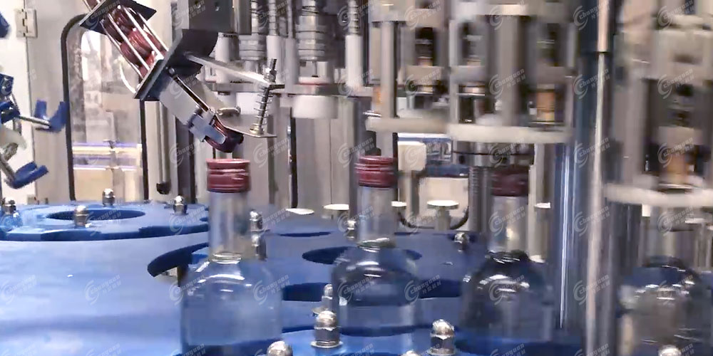 鋁質(zhì)旋蓋機(jī)-2